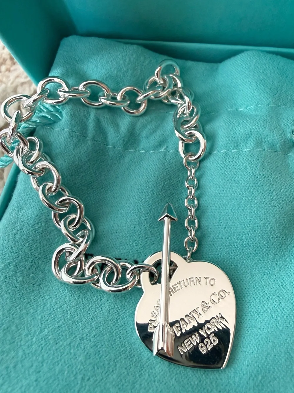 Tiffany & Co Brand New Lovestruck Heart Tag Bracelet in Silver (never worn)